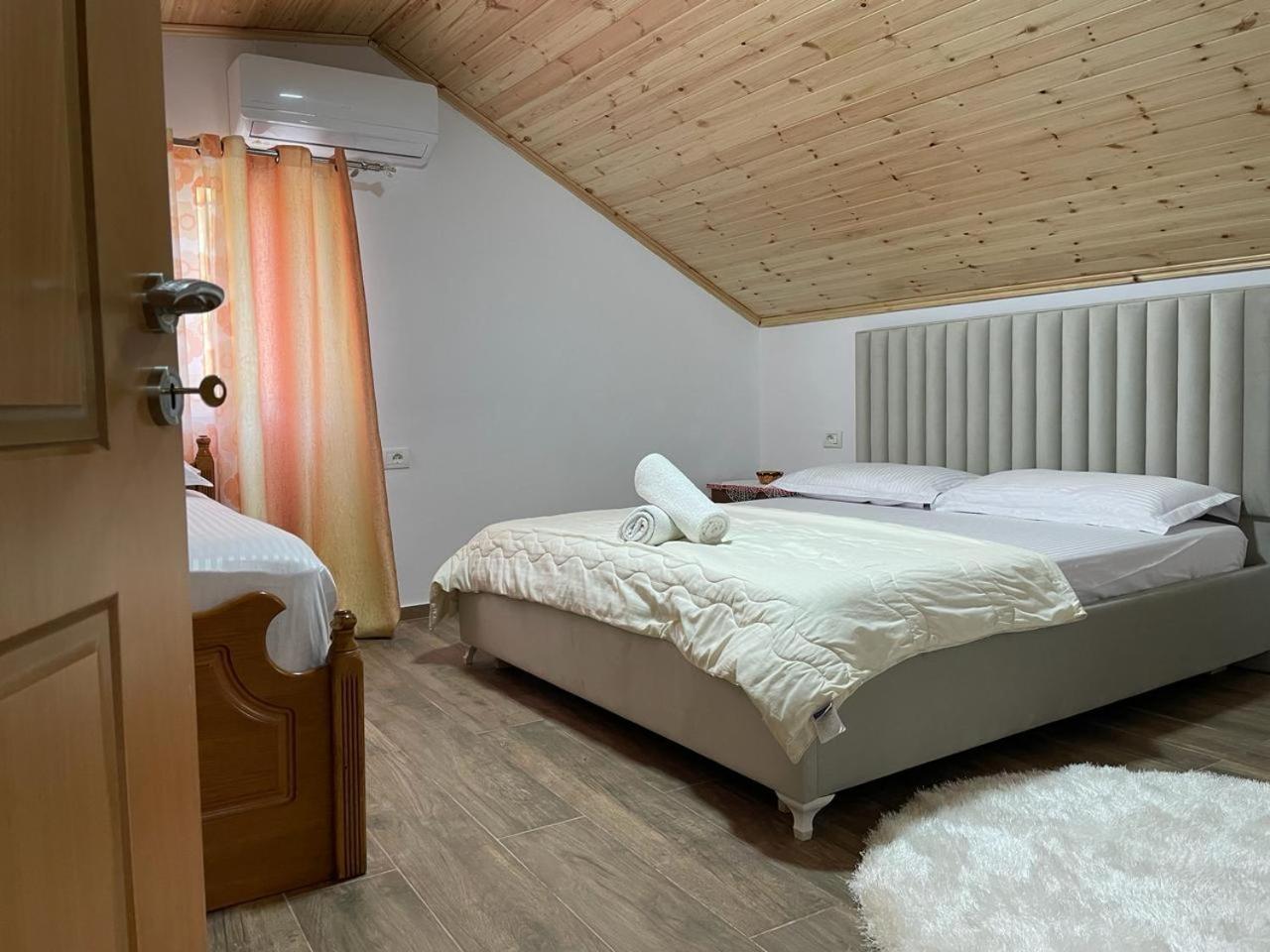 Guesthouse & Hospitality Μπεράτ Εξωτερικό φωτογραφία