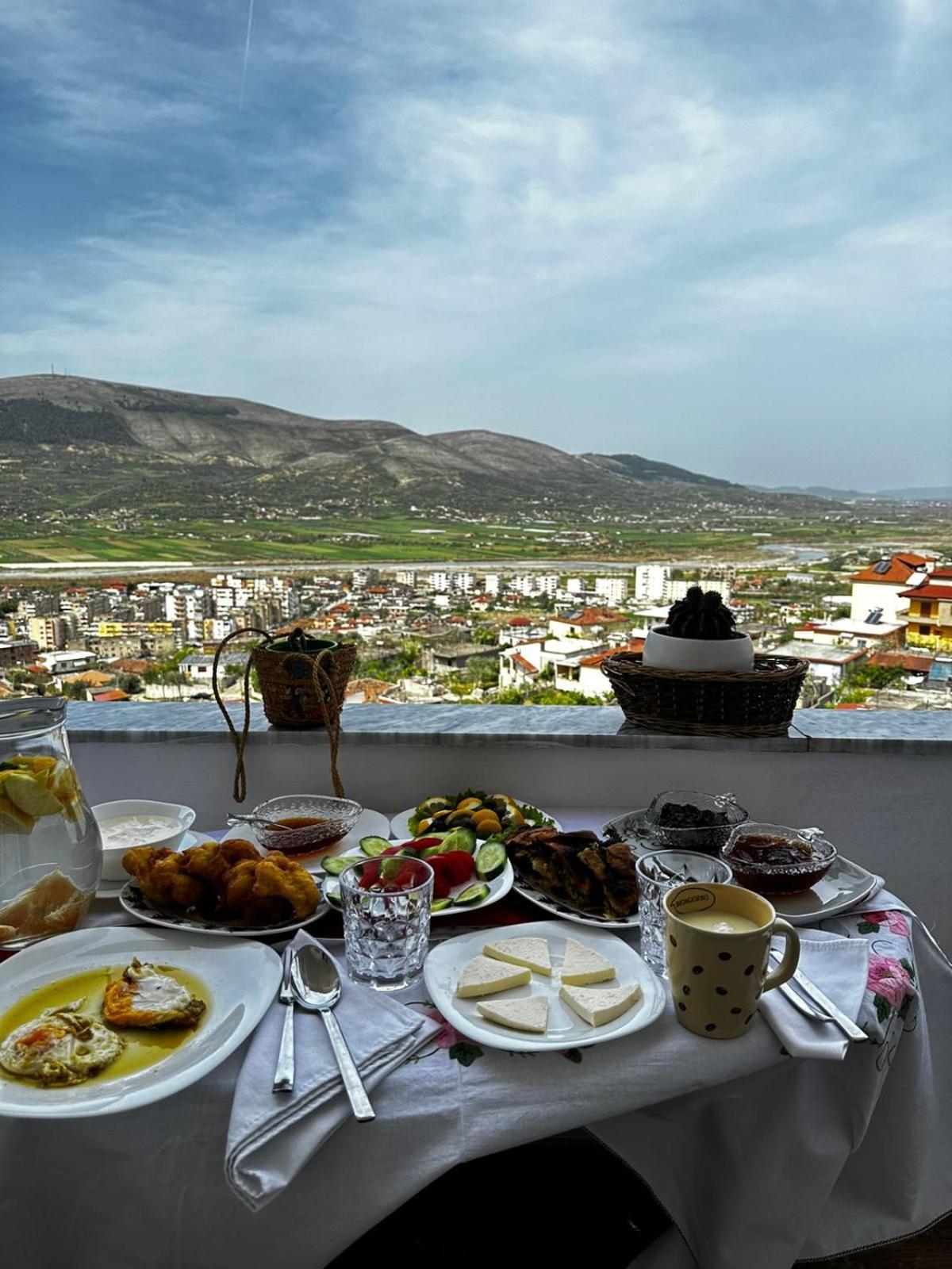 Guesthouse & Hospitality Μπεράτ Εξωτερικό φωτογραφία