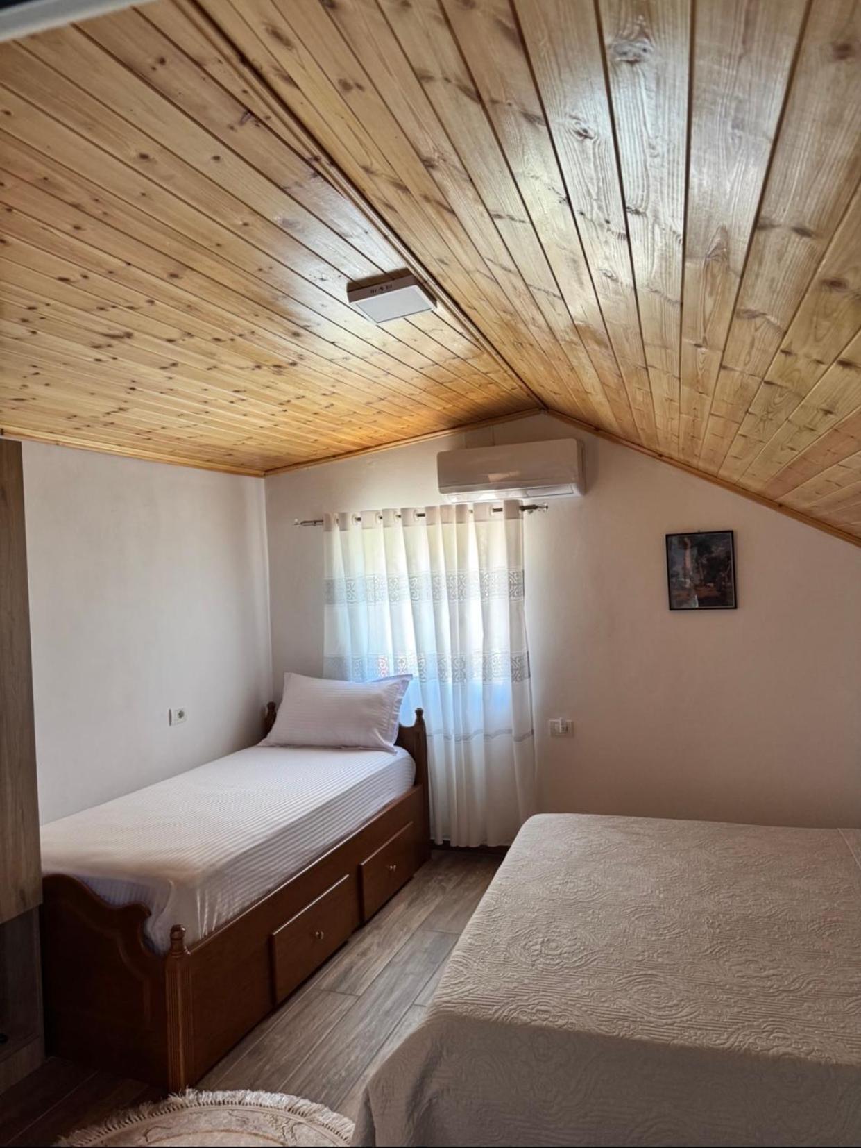 Guesthouse & Hospitality Μπεράτ Εξωτερικό φωτογραφία