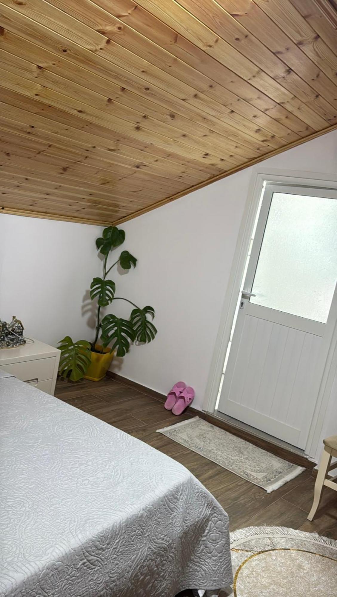 Guesthouse & Hospitality Μπεράτ Εξωτερικό φωτογραφία